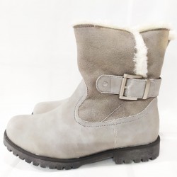 Women's sheepskin boots