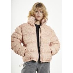 Lotto di abbigliamento invernale da donna | Glamorous - Wholesale.