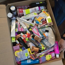 Wholesale Cosmetics Box – 200 European Stock Units