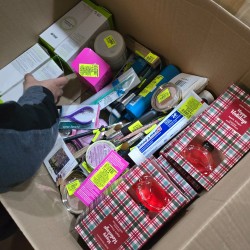 Box Cosmetici all’Ingrosso – 200 Unità di Stock Europeo