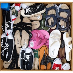 Surtido sin caja individual: zapatillas y sandalias