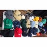 Dettaglio 1: Scatola da 100 cappellini nuovi assortiti all’ingrosso