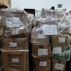 Pallet chiusi e filmati, così come arrivano